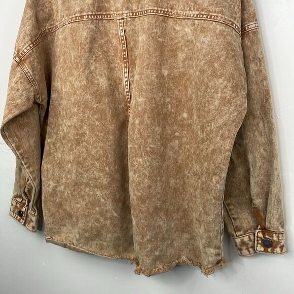 Black Label by CEST TOI Denim Button Down Acid Wash SHACKET Frayed Hem Medium - Picture 7 of 12